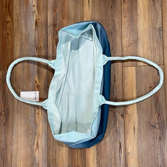 Athleta Tote Bag Blue Ombre Large Canvas Shopping Gym Bag Travel 19.5 X 13 NWT - Picture 3 of 5
